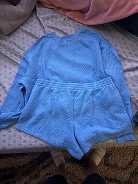 Colsie Light Blue Quilted Sweatshirt & Shorts Pajama Set